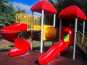 590 NW 114th Ave in Miami, FL - Building Photo - Building Photo