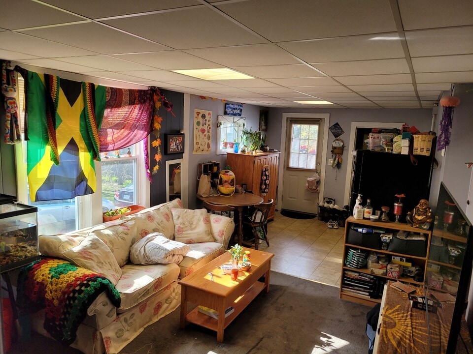 16 Hough St, Unit 16A in Dover, NH - Foto de edificio