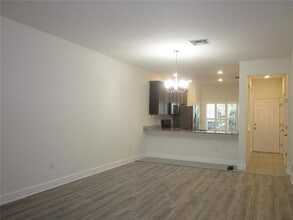 1115 Hillhurst Dr in Wesley Chapel, FL - Building Photo - Building Photo