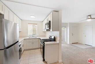 2638 S Barrington Ave in Los Angeles, CA - Building Photo - Building Photo