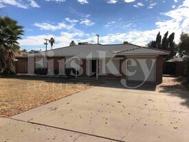 1507 W Berridge Ln in Phoenix, AZ - Building Photo