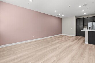 1073 Delpy View Pt in Vista, CA - Building Photo - Building Photo