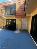 1700 Park Meadows Dr in Ft. Myers, FL - Building Photo