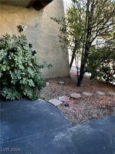 4951 Schumann Dr in Las Vegas, NV - Building Photo - Building Photo