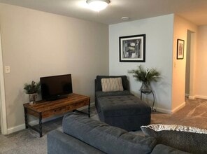 3313 46th Ave SE in Mandan, ND - Foto de edificio - Building Photo