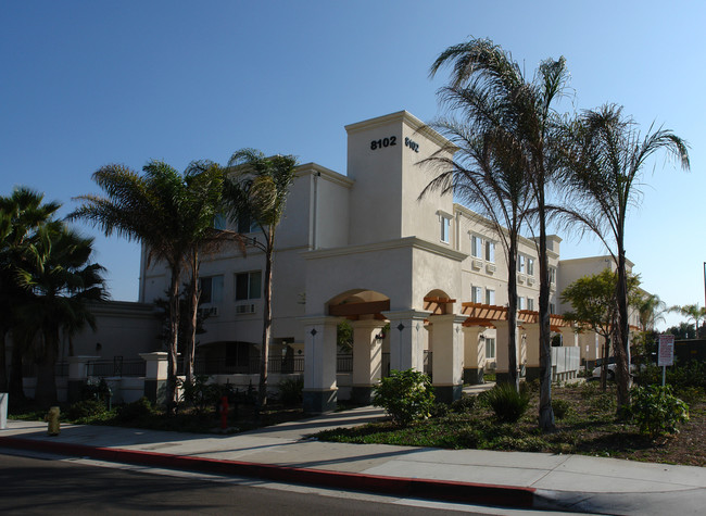 Beachview Villa in Huntington Beach, CA - Building Photo - Building Photo