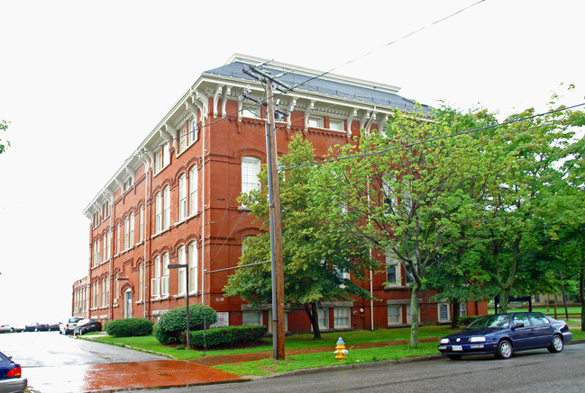 Munjoy Commons in Portland, ME - Foto de edificio - Building Photo