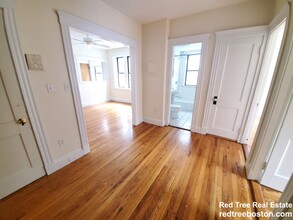 240 Kelton St, Unit 3 in Boston, MA - Building Photo - Building Photo