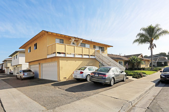 16581 Delton Cir in Huntington Beach, CA - Building Photo - Building Photo