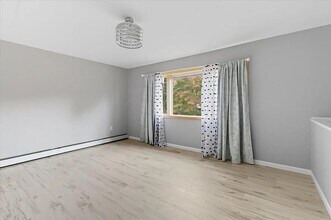 89 Oakwood Dr in South Burlington, VT - Building Photo - Building Photo