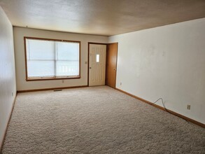 502-504 Aquarius Way in La Grande, OR - Building Photo - Building Photo