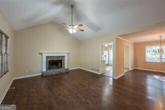 304 Queensbury Walk in Acworth, GA - Building Photo - Building Photo