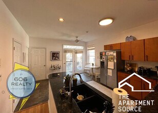 220 W Scott St, Unit G in Chicago, IL - Building Photo - Building Photo