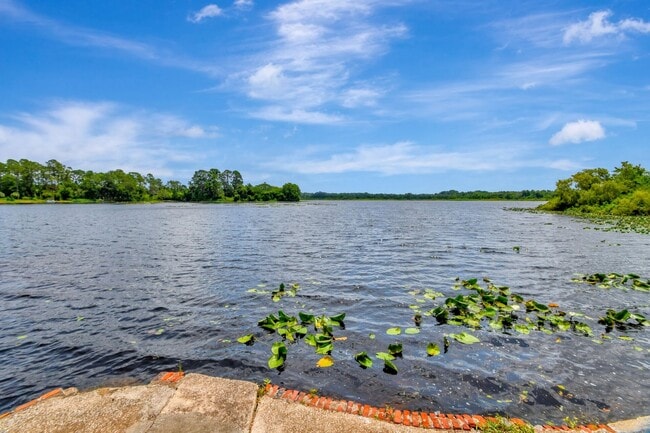 311 N Blue Lake Terrace in DeLand, FL - Building Photo - Building Photo