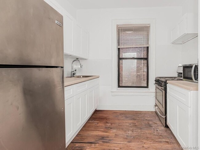 30 Macombs Pl in New York, NY - Building Photo - Building Photo