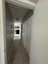 4903 Serafica Dr in Lake Worth Beach, FL - Foto de edificio - Building Photo