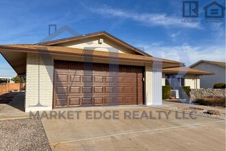 10956 W Meade Dr in Sun City, AZ - Building Photo - Building Photo