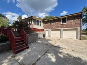 1023 Old Shackle Island Rd in Hendersonville, TN - Building Photo - Building Photo