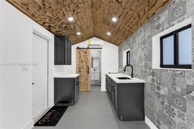 889 NW 102nd St in Miami, FL - Building Photo - Building Photo