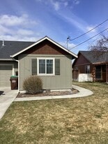 1335-1335 NE Del Norte Ave in Prineville, OR - Building Photo
