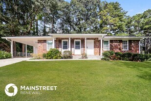 5348 The Savoy in College Park, GA - Building Photo