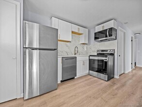 98 Carlton St in New Britain, CT - Building Photo - Building Photo