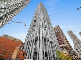 1 Yorkville Ave in Toronto, ON - Building Photo