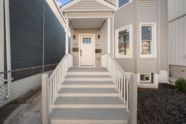 319 William St in Harrison, NJ - Building Photo - Building Photo