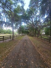 10325 SE 144th Pl in Summerfield, FL - Building Photo - Building Photo