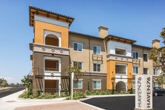 Haven 76 in Escondido, CA - Foto de edificio - Building Photo