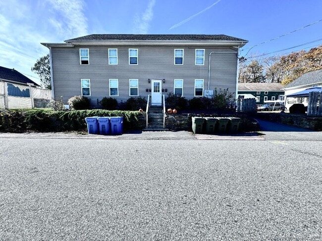 2 N 4th Ave in Norwich, CT - Building Photo - Building Photo