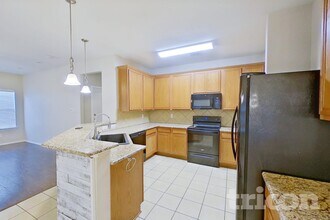 320 Rowdy Dr in Royse City, TX - Foto de edificio - Building Photo