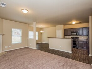 260 Stillwood Dr in Newnan, GA - Building Photo - Building Photo