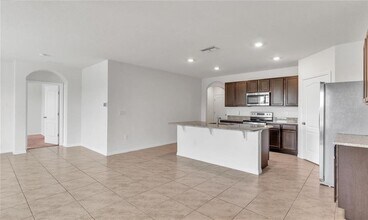 2904 Long pond Dr in Lakeland, FL - Building Photo - Building Photo