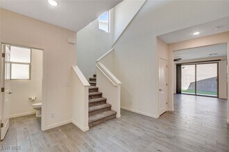 532 Founders Creek Ave in North Las Vegas, NV - Building Photo - Building Photo