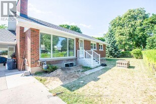 21 Brisbane Glen in St Catharines, ON - Building Photo
