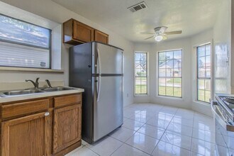 7512 Down Hill Dr in Fort Worth, TX - Building Photo - Building Photo