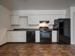 Brookview Court Apartments in Rotterdam, NY - Building Photo - Building Photo