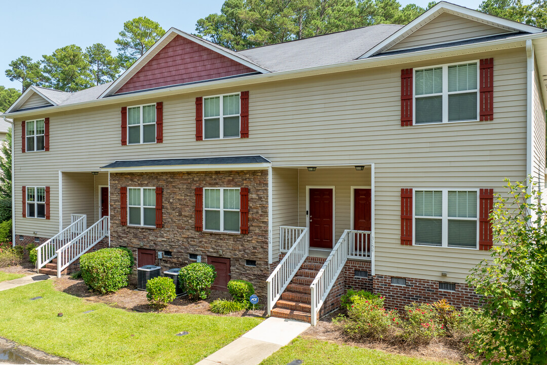 Townes at Northridge Park Townhomes in Fayetteville, NC - Building Photo