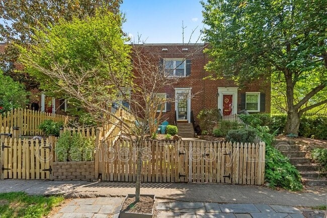 303 Mt Vernon Ave in Alexandria, VA - Building Photo - Building Photo