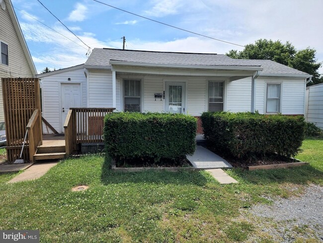 property at 100 S Buchannan St