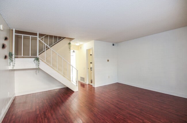 3951 W McFadden Ave in Santa Ana, CA - Building Photo - Building Photo