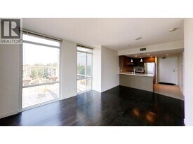 6888 Cooney Rd. in Richmond, BC - Building Photo
