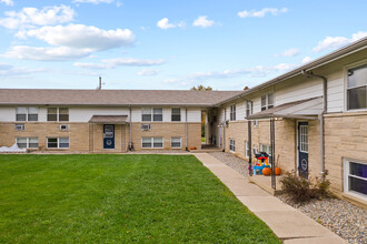 Ideal Apartments in Fort Wayne, IN - Building Photo - Building Photo