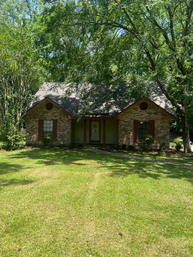 property at 713 Willow Oak Ln