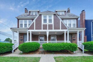 900 Berkeley Rd in Columbus, OH - Building Photo