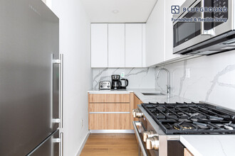 227 E 59th St in New York, NY - Building Photo - Building Photo