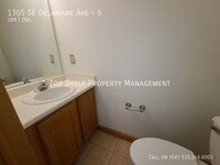 1305 SE Delaware Ave photo'