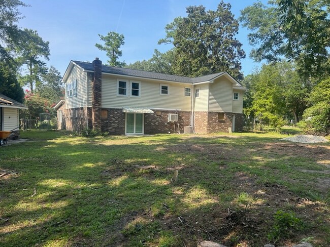109 Beacon Ave in Moncks Corner, SC - Building Photo - Building Photo