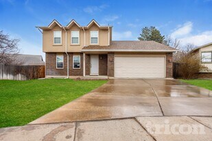 1040 Catherwood Dr, Unit 201 in Colorado Springs, CO - Building Photo